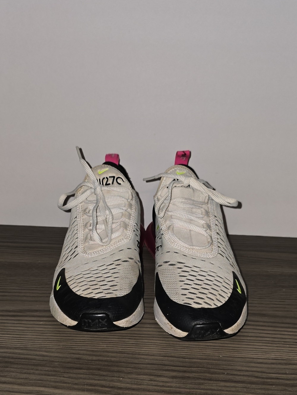 Nike White and Black Sneakers with Pink Pull Tabs #122